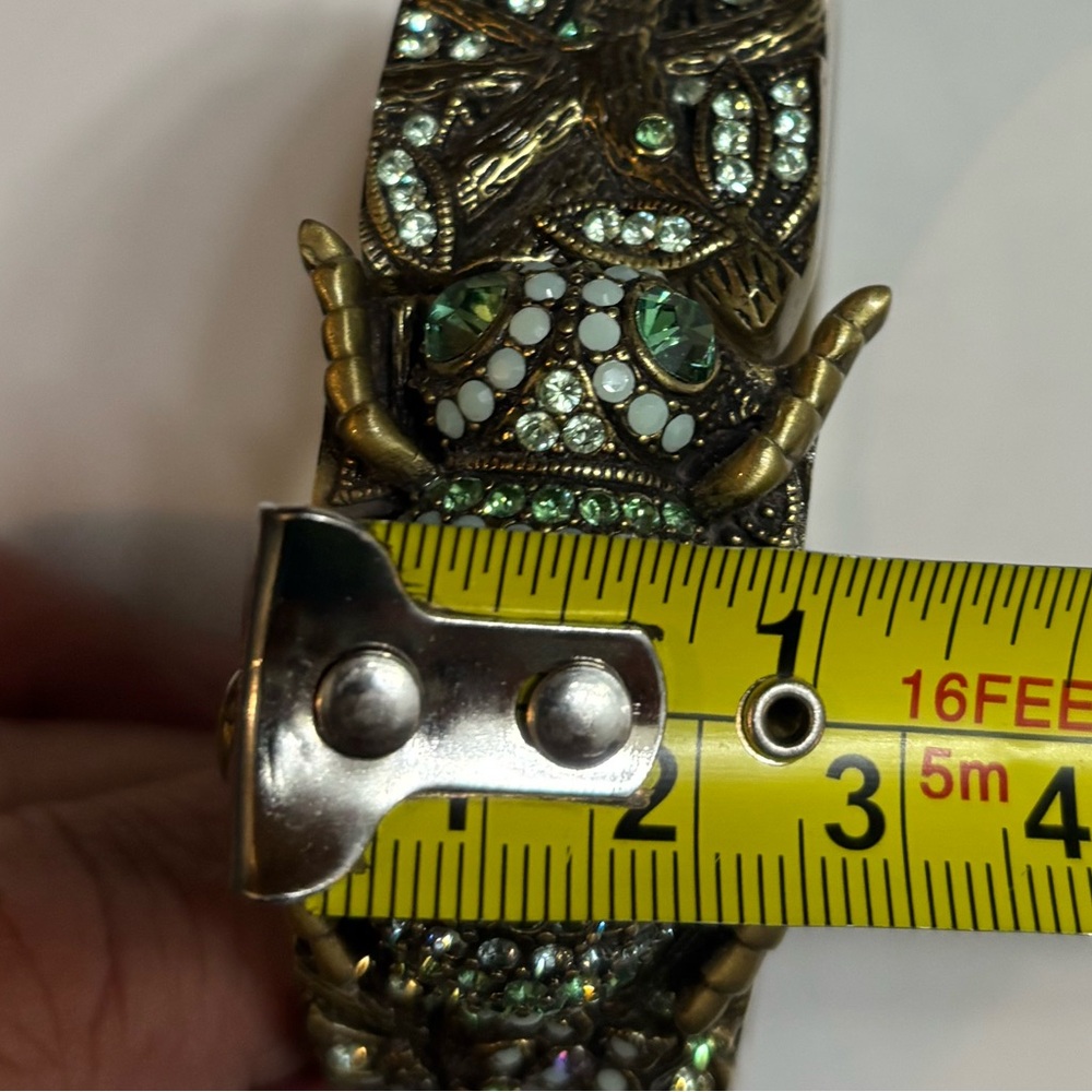 Heidi Daus Bracelet Gold Scarab Cuff Hinged Bangle Bracelet Jeweled Beetle - Picture 8 of 10